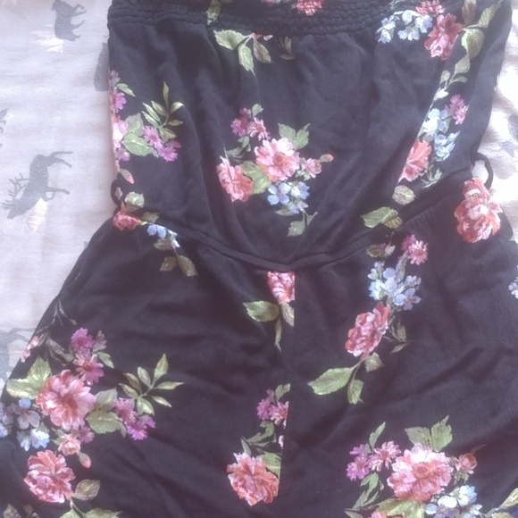 Rompers - Picture 2 of 3